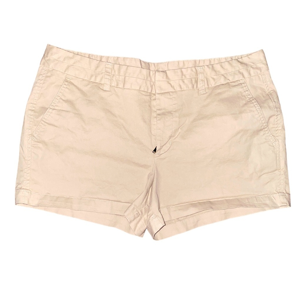 NWOT Gap Khaki Women’s Shorts Size 12